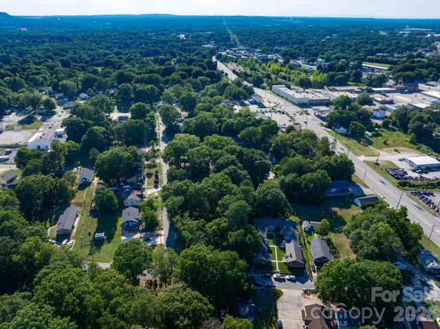 1215 W Fourth Avenue, Gastonia, NC 28052