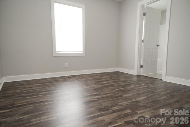 1215 W Fourth Avenue, Gastonia, NC 28052