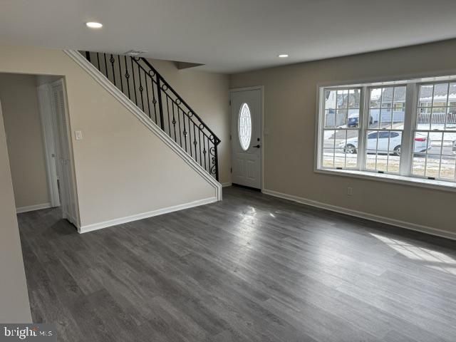 8 PARKSIDE CIR, Levittown, PA 19056