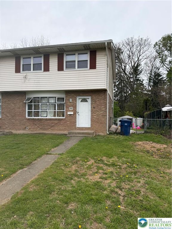 1664 whitehall Avenue, South Whitehall Twp, PA 18104