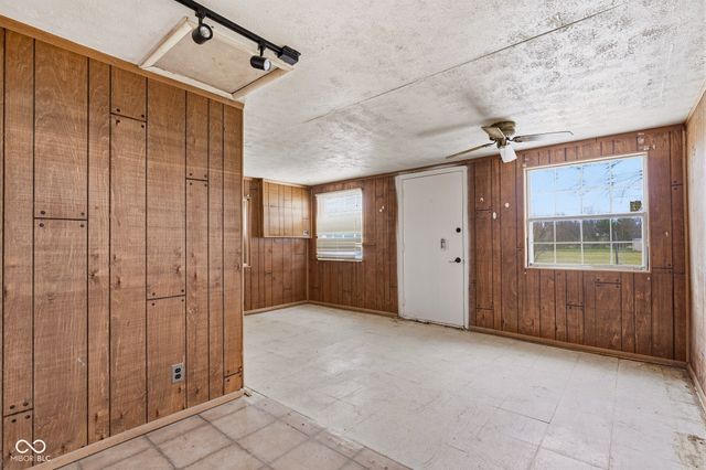 7974 W 300 N, Greenfield, IN 46140
