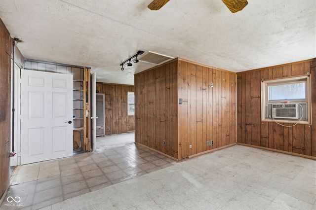 7974 W 300 N, Greenfield, IN 46140