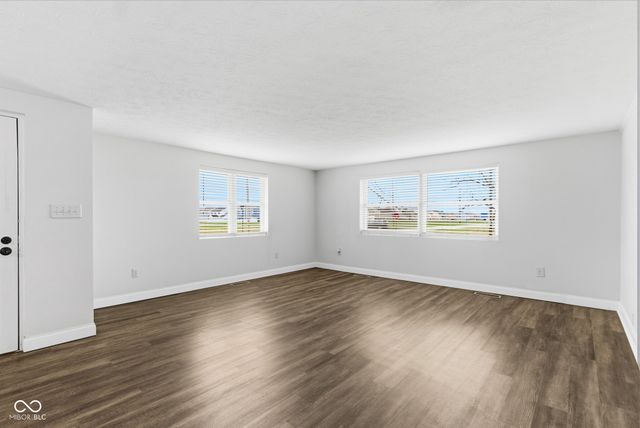 7974 W 300 N, Greenfield, IN 46140