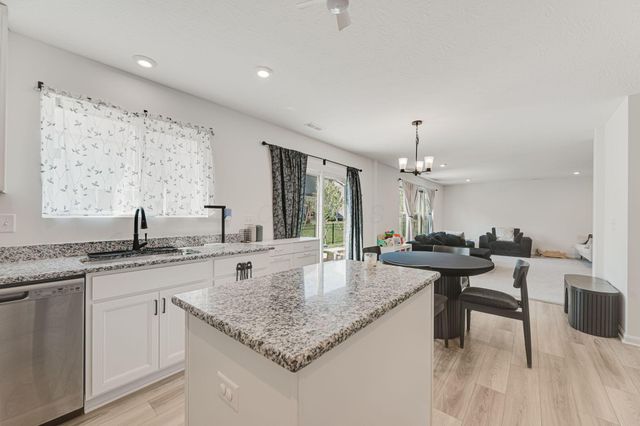 1017 Queen Bee Place, Grove City, OH 43123