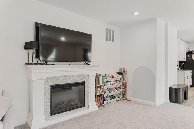 1017 Queen Bee Place, Grove City, OH 43123
