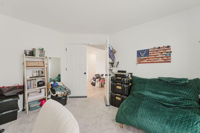 1017 Queen Bee Place, Grove City, OH 43123