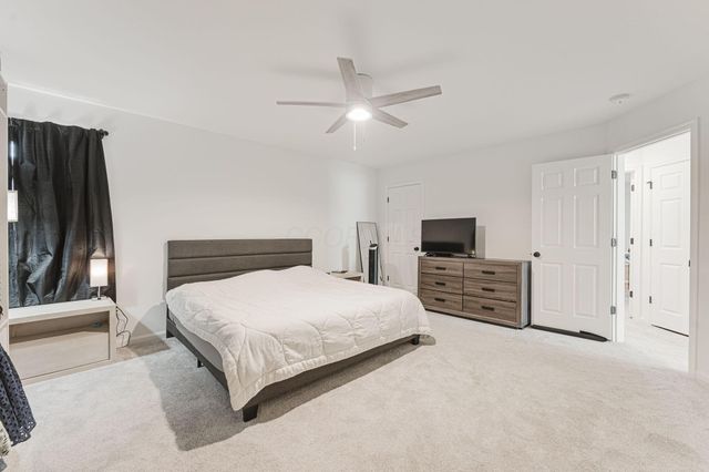 1017 Queen Bee Place, Grove City, OH 43123