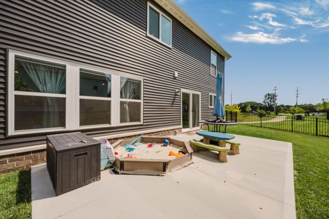 1017 Queen Bee Place, Grove City, OH 43123