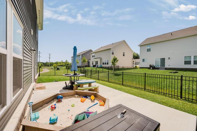 1017 Queen Bee Place, Grove City, OH 43123