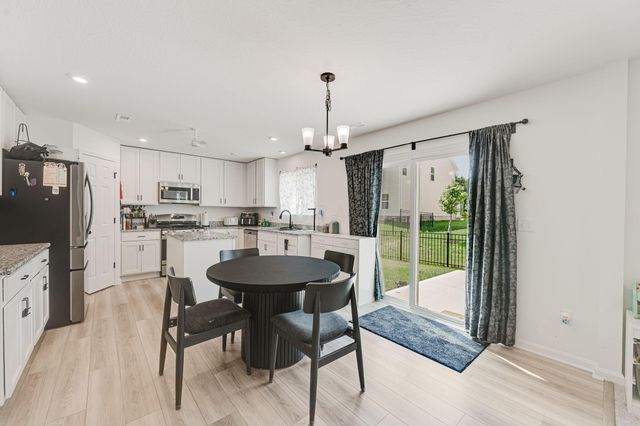 1017 Queen Bee Place, Grove City, OH 43123
