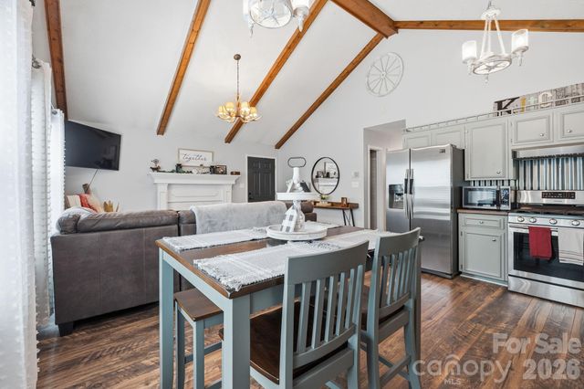 2050 16th Avenue Place SW, Hickory, NC 28602