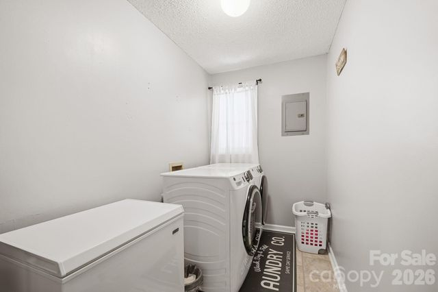 2050 16th Avenue Place SW, Hickory, NC 28602
