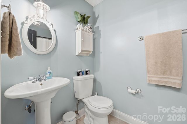 2050 16th Avenue Place SW, Hickory, NC 28602