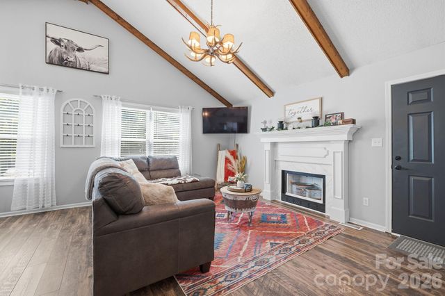 2050 16th Avenue Place SW, Hickory, NC 28602