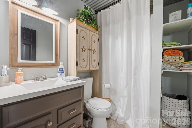 2050 16th Avenue Place SW, Hickory, NC 28602