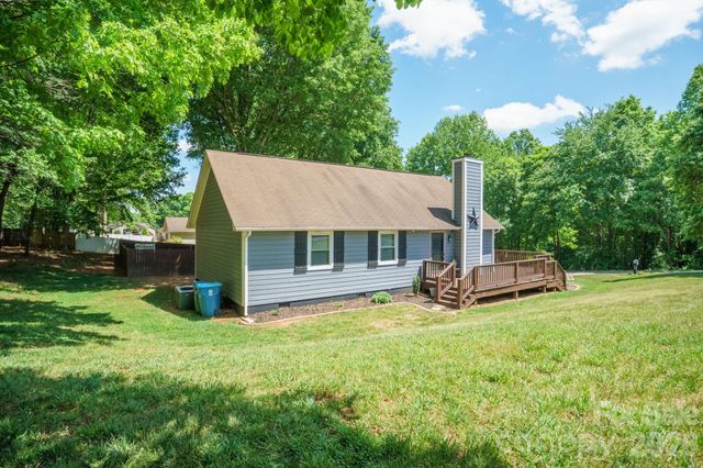 2050 16th Avenue Place SW, Hickory, NC 28602