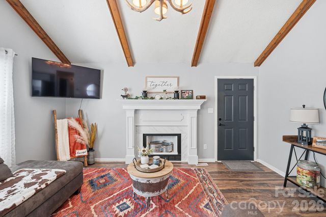 2050 16th Avenue Place SW, Hickory, NC 28602