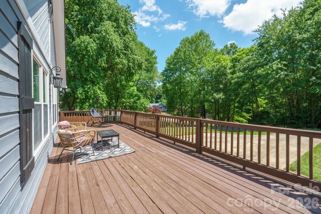 2050 16th Avenue Place SW, Hickory, NC 28602