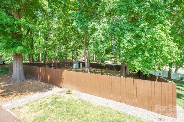 2050 16th Avenue Place SW, Hickory, NC 28602