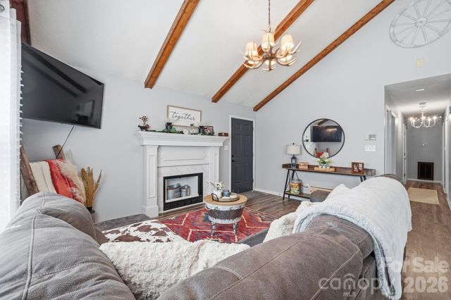 2050 16th Avenue Place SW, Hickory, NC 28602
