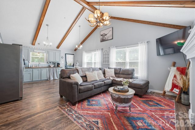 2050 16th Avenue Place SW, Hickory, NC 28602