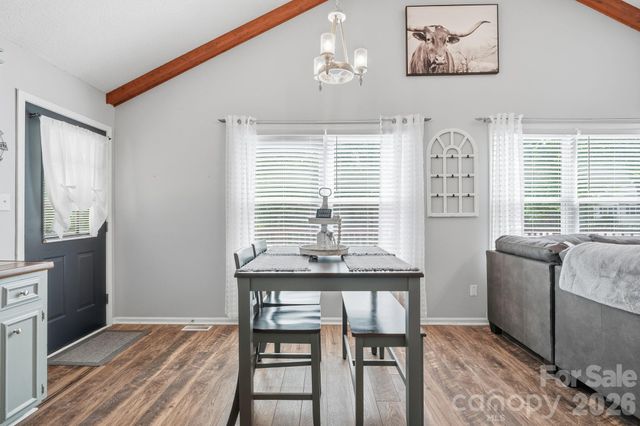2050 16th Avenue Place SW, Hickory, NC 28602