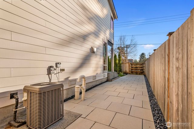 4526 327th Place NE, Carnation, WA 98014