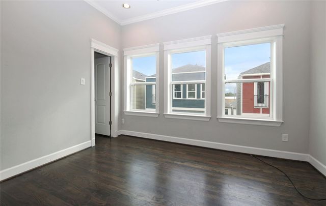 2114 Bidwell, Houston, TX 77018