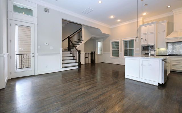 2114 Bidwell, Houston, TX 77018