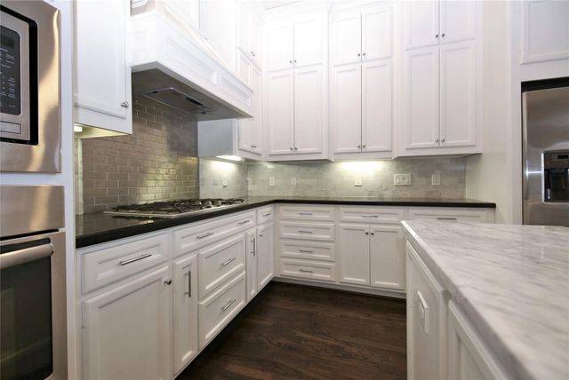 2114 Bidwell, Houston, TX 77018