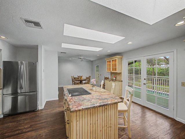 14 Emarita Way, Sewalls Point, FL 34996