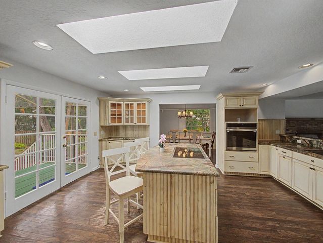14 Emarita Way, Sewalls Point, FL 34996