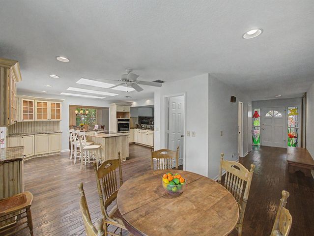 14 Emarita Way, Sewalls Point, FL 34996