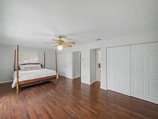 14 Emarita Way, Sewalls Point, FL 34996