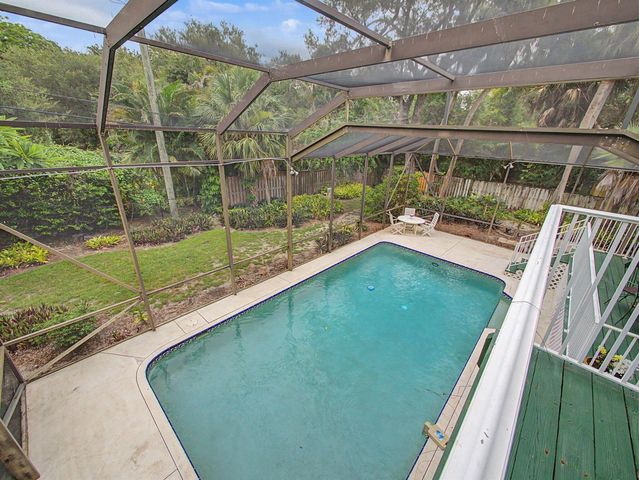 14 Emarita Way, Sewalls Point, FL 34996