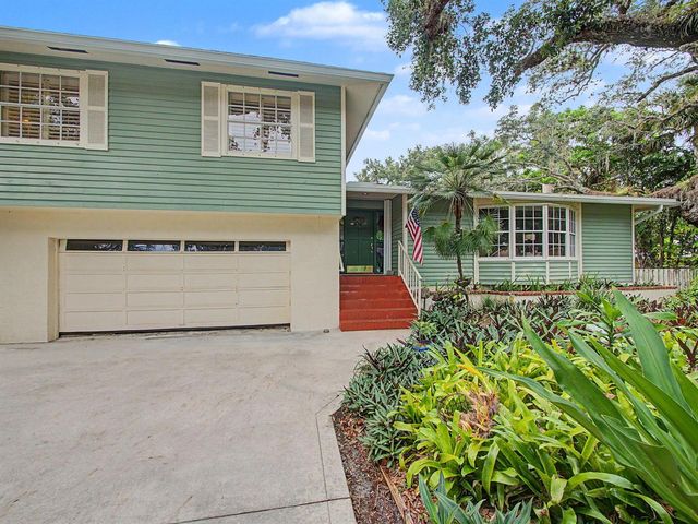14 Emarita Way, Sewalls Point, FL 34996
