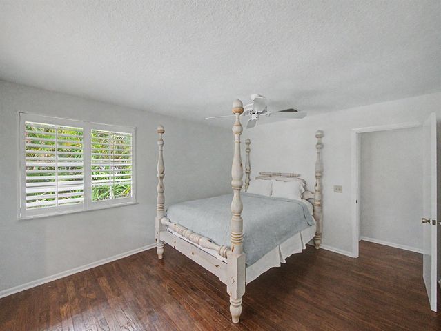 14 Emarita Way, Sewalls Point, FL 34996