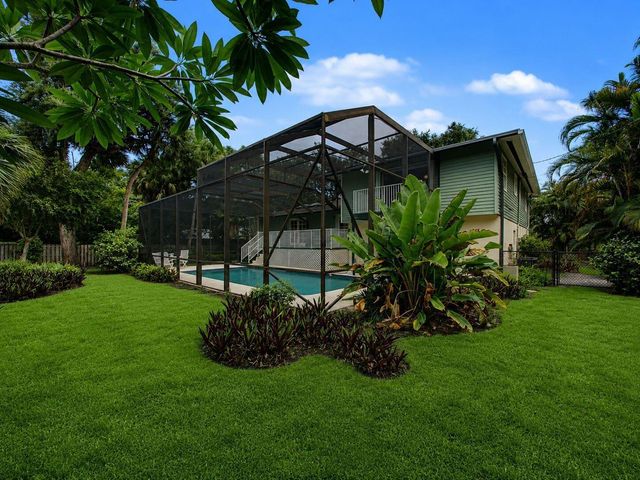 14 Emarita Way, Sewalls Point, FL 34996