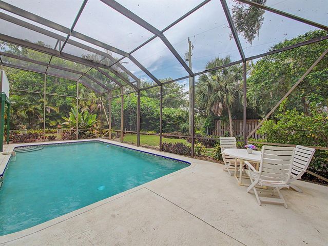 14 Emarita Way, Sewalls Point, FL 34996