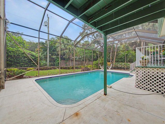 14 Emarita Way, Sewalls Point, FL 34996