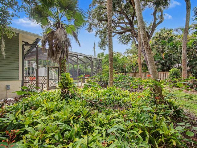 14 Emarita Way, Sewalls Point, FL 34996
