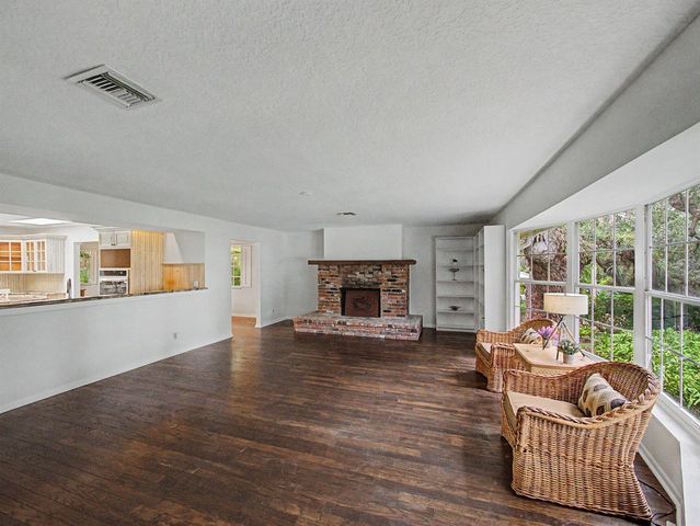 14 Emarita Way, Sewalls Point, FL 34996
