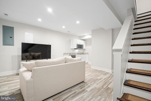 5304 8TH ST NW, Washington, DC 20011