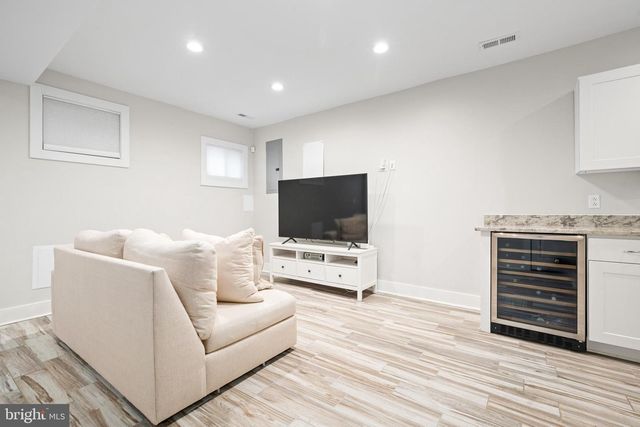 5304 8TH ST NW, Washington, DC 20011