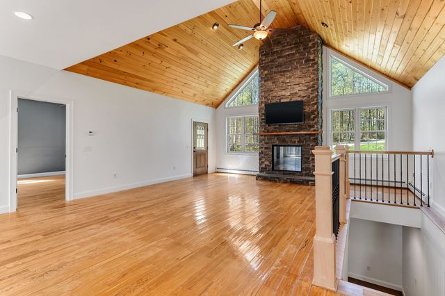 61 Twin Hill Road, Westford, VT 05494