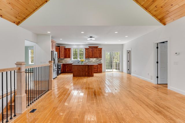 61 Twin Hill Road, Westford, VT 05494