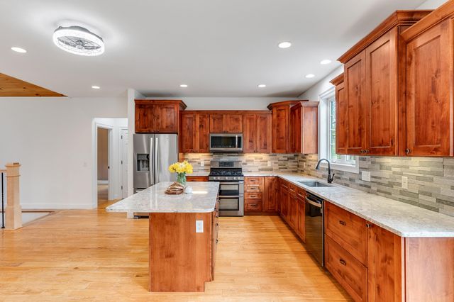 61 Twin Hill Road, Westford, VT 05494
