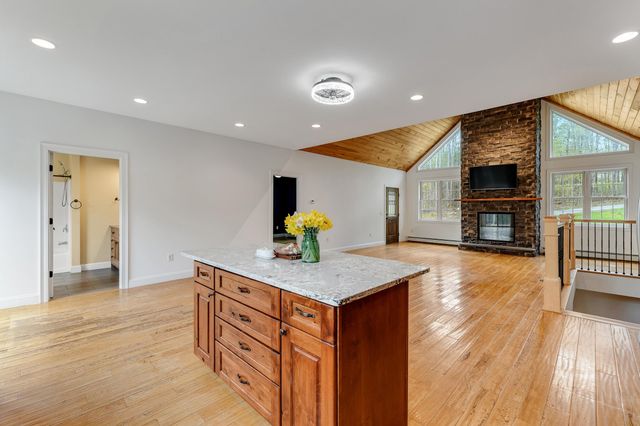 61 Twin Hill Road, Westford, VT 05494