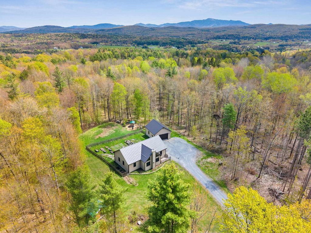 61 Twin Hill Road, Westford, VT 05494