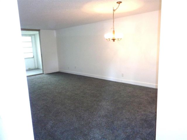 7320 Lake Circle Drive 101, Margate, FL 33063